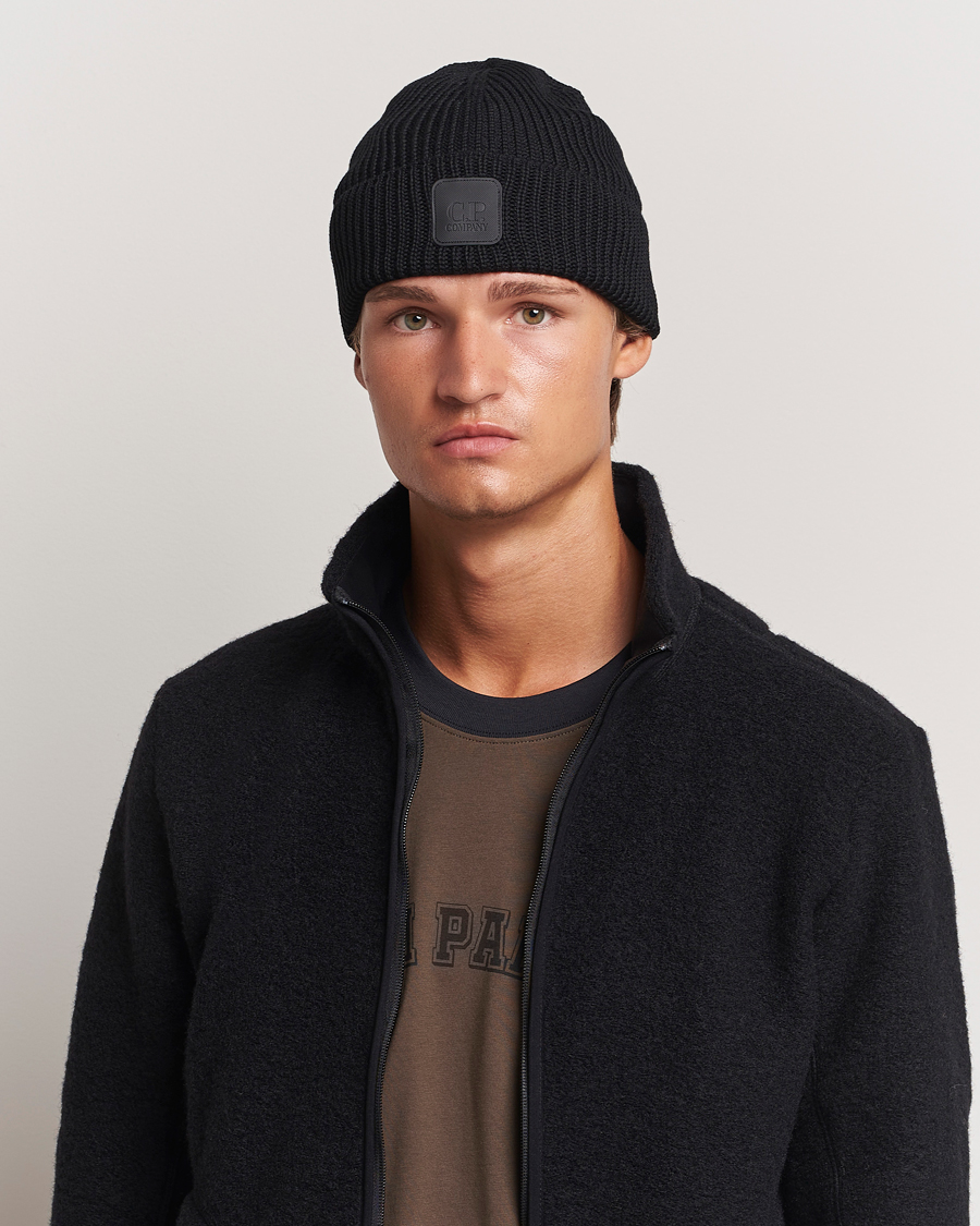 Hombres | C.P. Company Metropolis Knitted Logo Beanie Black | C.P. Company | Metropolis Knitted Logo Beanie Black