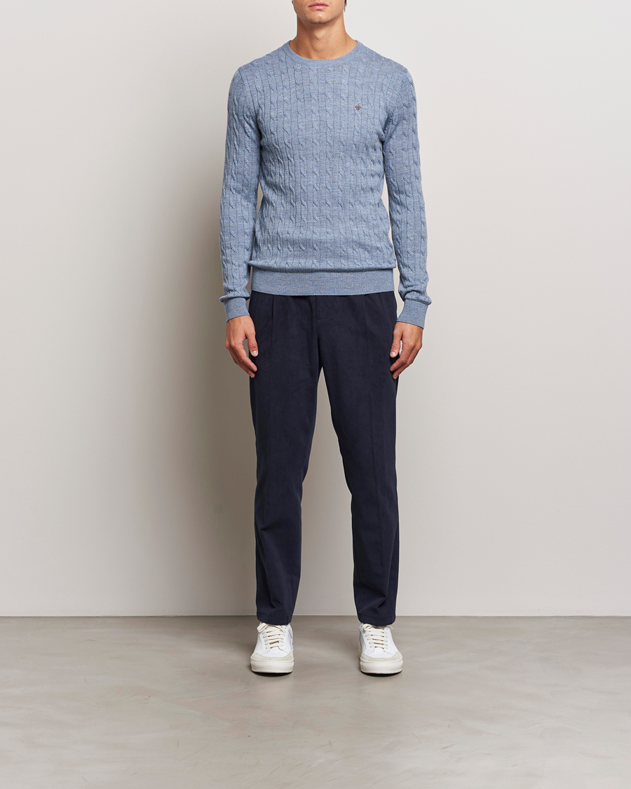 Hombres | Jerséis y prendas de punto | Morris | Merino Cable O-Neck Light Blue