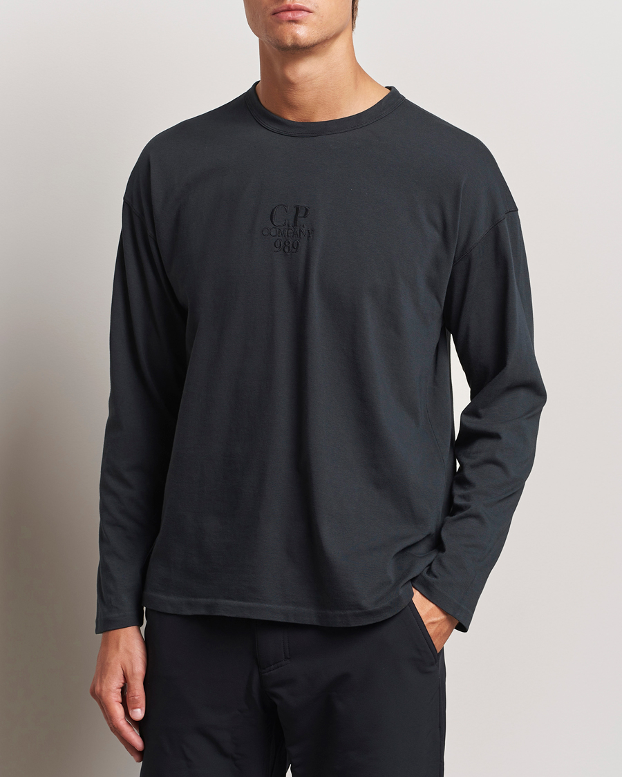 Hombres | Camisetas | C.P. Company | Box Fit Tonal Logo Long Sleeve T-shirt Washed Black