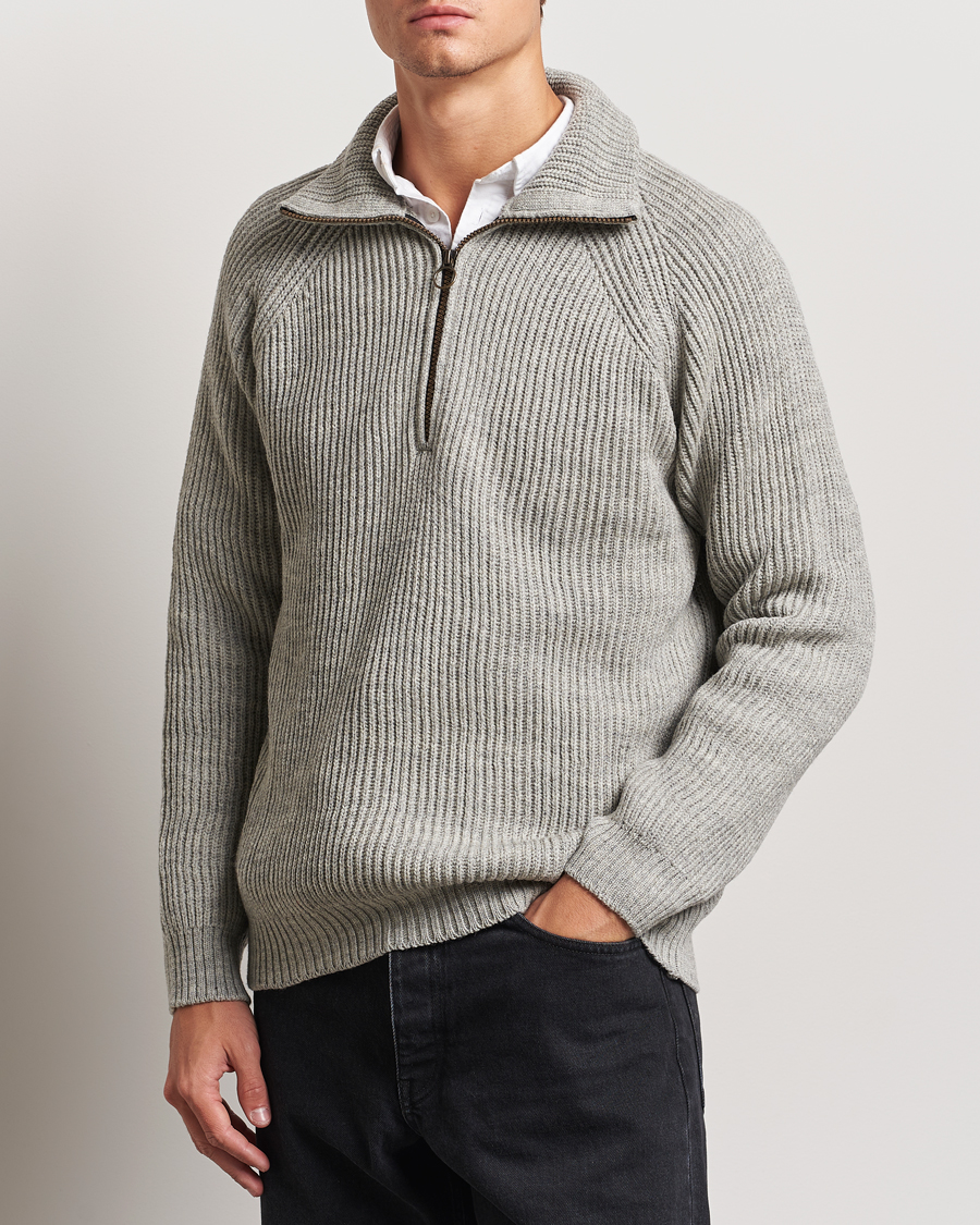 Hombres | Jerséis y prendas de punto | Peregrine | Ford Knitted Wool Half Zip Light Grey