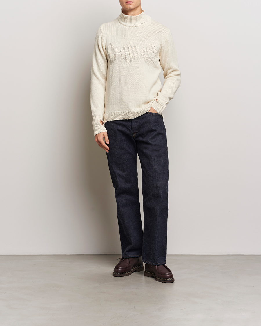 Hombres | Jerséis y prendas de punto | Peregrine | Mountain Guernsey Merino Funnel Neck Cream