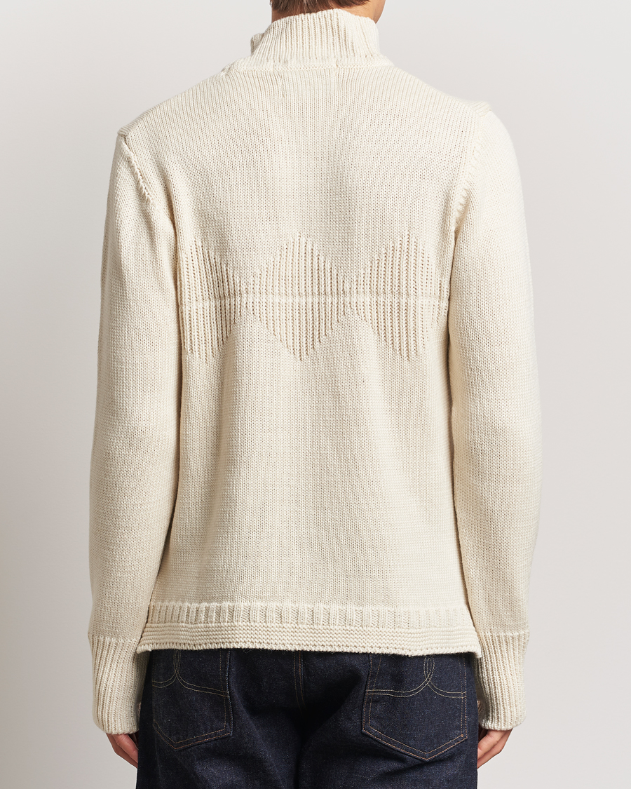 Hombres | Jerséis y prendas de punto | Peregrine | Mountain Guernsey Merino Funnel Neck Cream