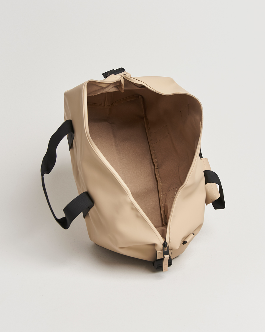 Hombres | RAINS Hilo Weekendbag Sand | RAINS | Hilo Weekendbag Sand