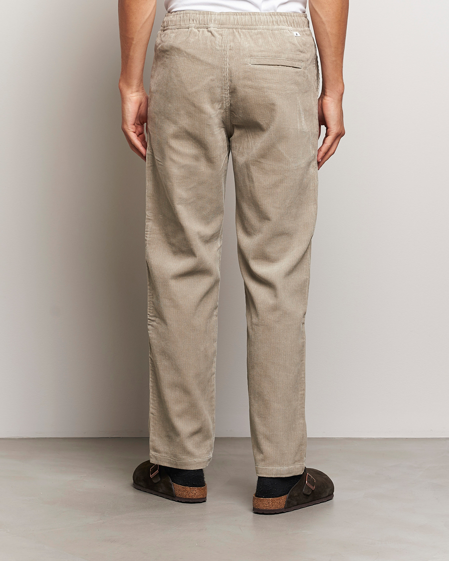 Hombres | Pantalones | Samsøe Samsøe | Jabari Corduroy Drawstring Trousers Abbey Stone