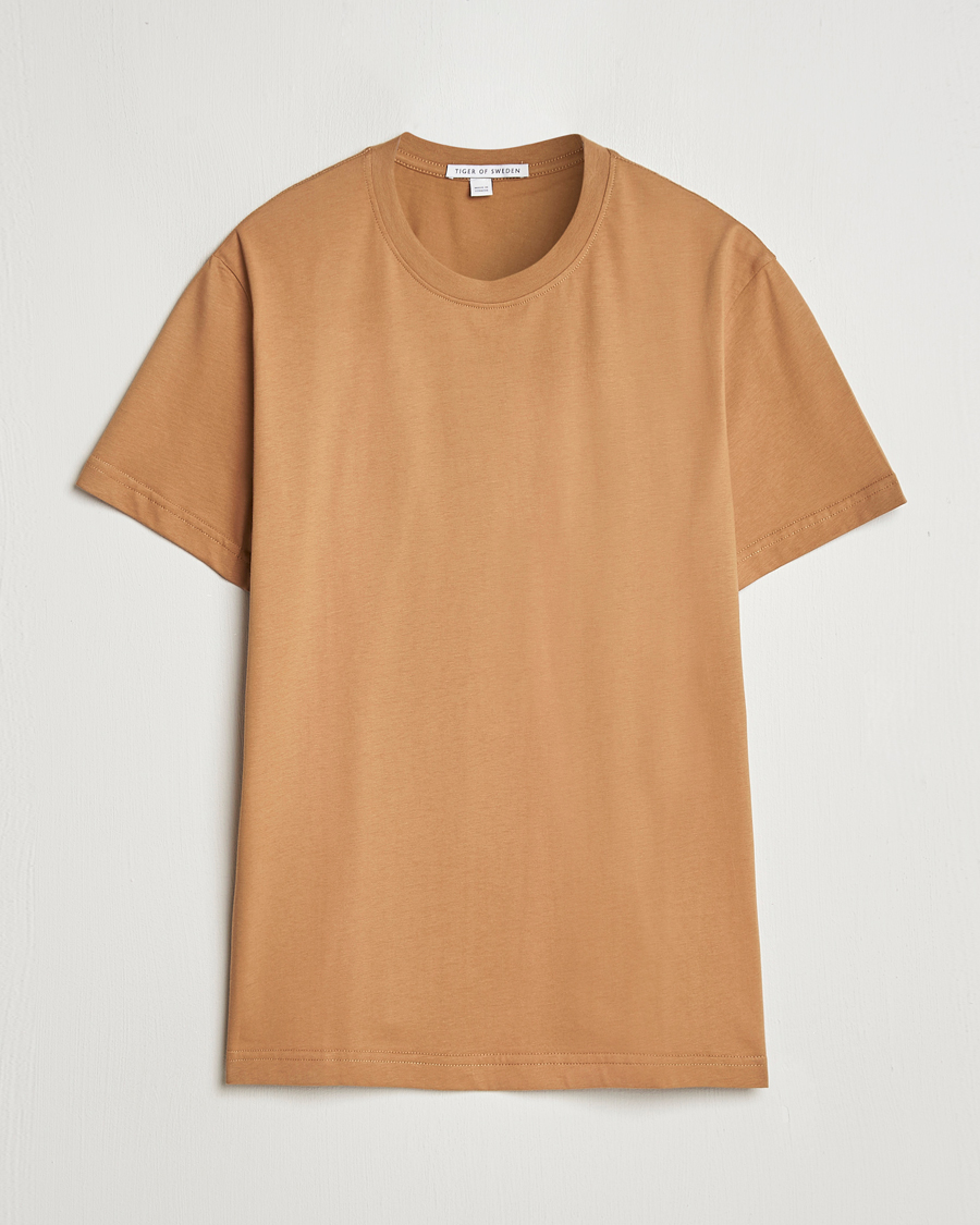 Hombres | Camisetas | Tiger of Sweden | Dillan Crew Neck T-Shirt Warm Forest