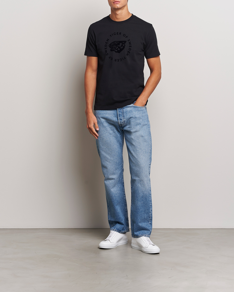 Hombres | Camisetas | Tiger of Sweden | Dillan Logo Crew Neck T-Shirt Black