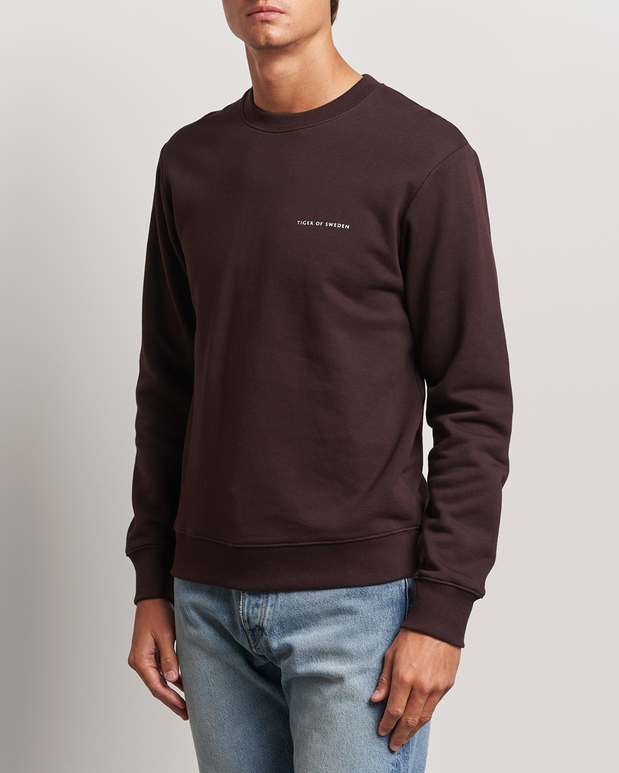 Hombres | Jerséis y prendas de punto | Tiger of Sweden | Emerson Crew Neck Sweatshirt Dark Chocolate
