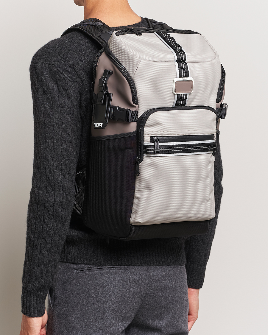 Hombres | TUMI Alpha Bravo Reserve Backpack Chalk | TUMI | Alpha Bravo Reserve Backpack Chalk