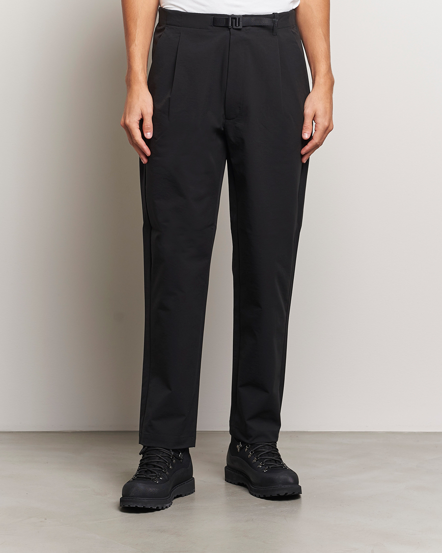 Hombres | Pantalones | Goldwin | One Tuck Tapered Stretch Pants Black