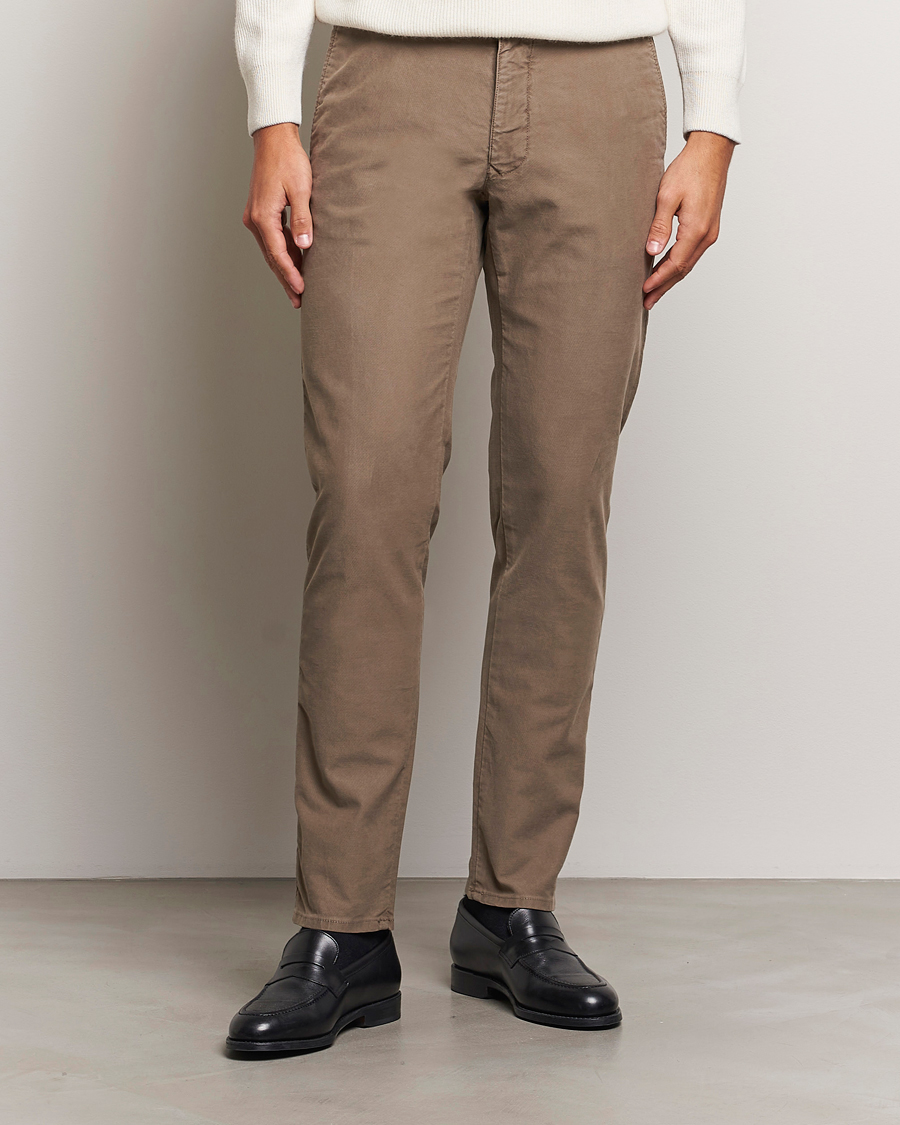 Hombres | Pantalones | Incotex | Slim Fit Garment Dyed Slacks Brown