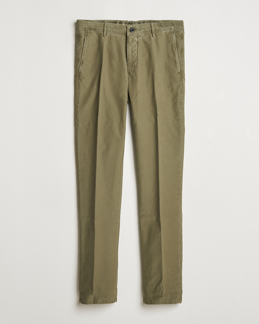 Hombres | Pantalones | Incotex | Slim Fit Garment Dyed Slacks Dark Green