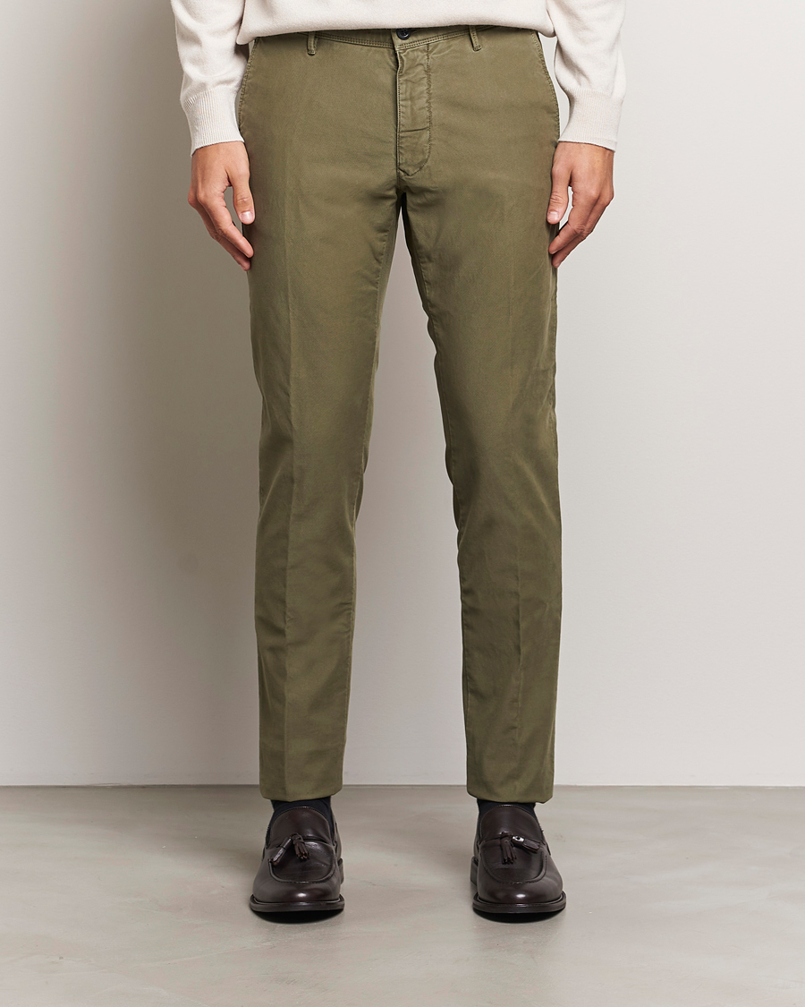 Hombres | Pantalones | Incotex | Slim Fit Garment Dyed Slacks Dark Green