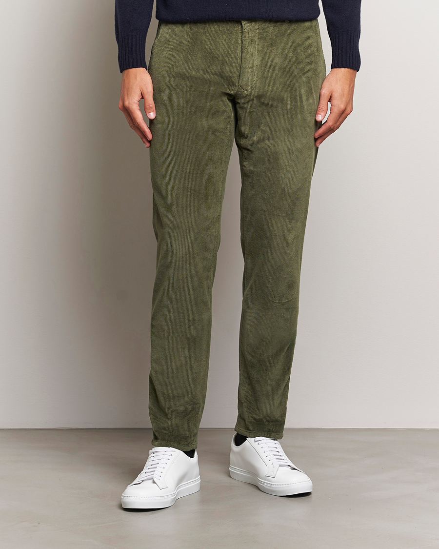 Hombres | Pantalones | Incotex | Slim Fit Leisure Cord Slacks Dark Green