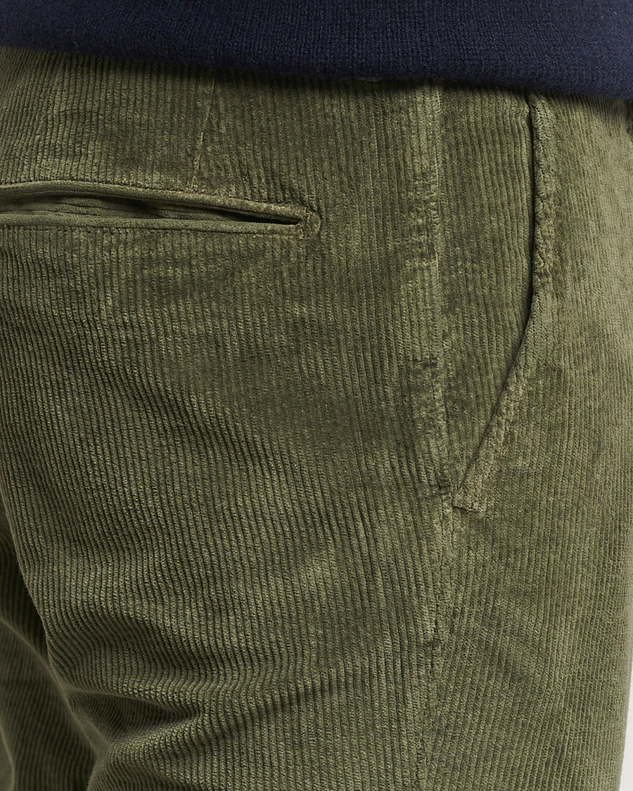 Hombres | Pantalones | Incotex | Slim Fit Leisure Cord Slacks Dark Green