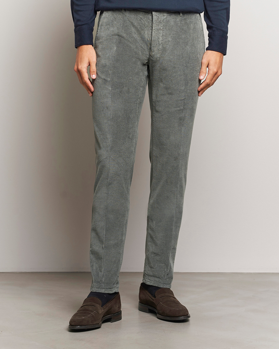 Hombres | Pantalones | Incotex | Slim Fit Leisure Cord Slacks Grey