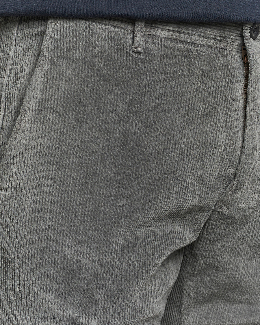 Hombres | Pantalones | Incotex | Slim Fit Leisure Cord Slacks Grey