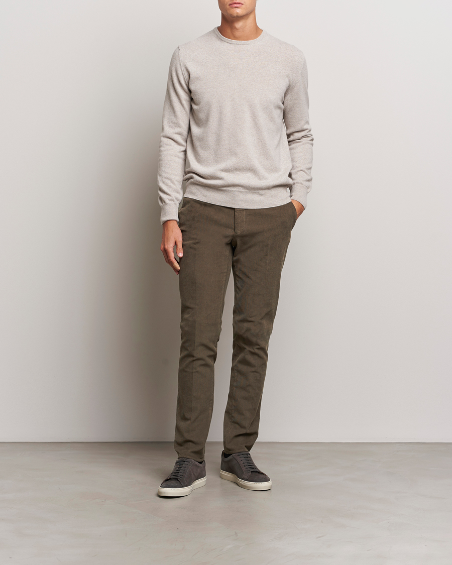 Hombres | Pantalones | Incotex | Slim Fit Baby Corduroy Trousers Brown