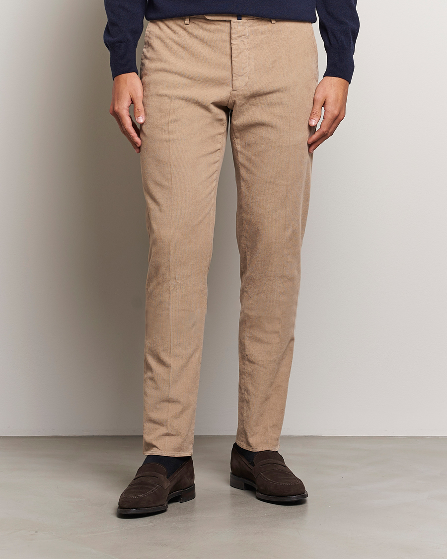 Hombres | Pantalones | Incotex | Slim Fit Baby Corduroy Trousers Beige