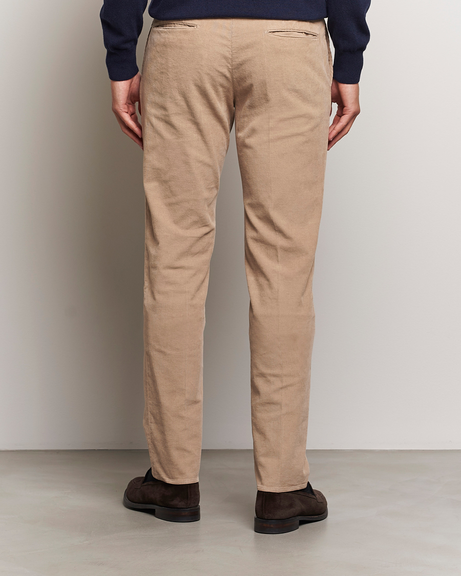 Hombres | Pantalones | Incotex | Slim Fit Baby Corduroy Trousers Beige