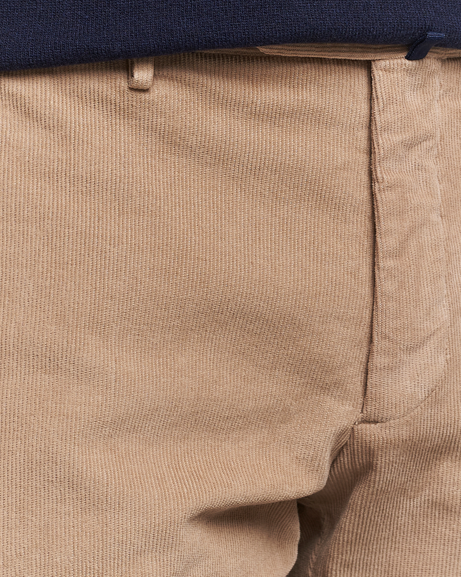 Hombres | Pantalones | Incotex | Slim Fit Baby Corduroy Trousers Beige
