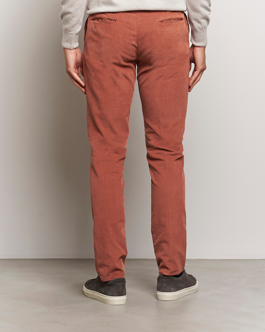 Hombres | Pantalones | Incotex | Slim Fit Baby Corduroy Trousers Vintage Red