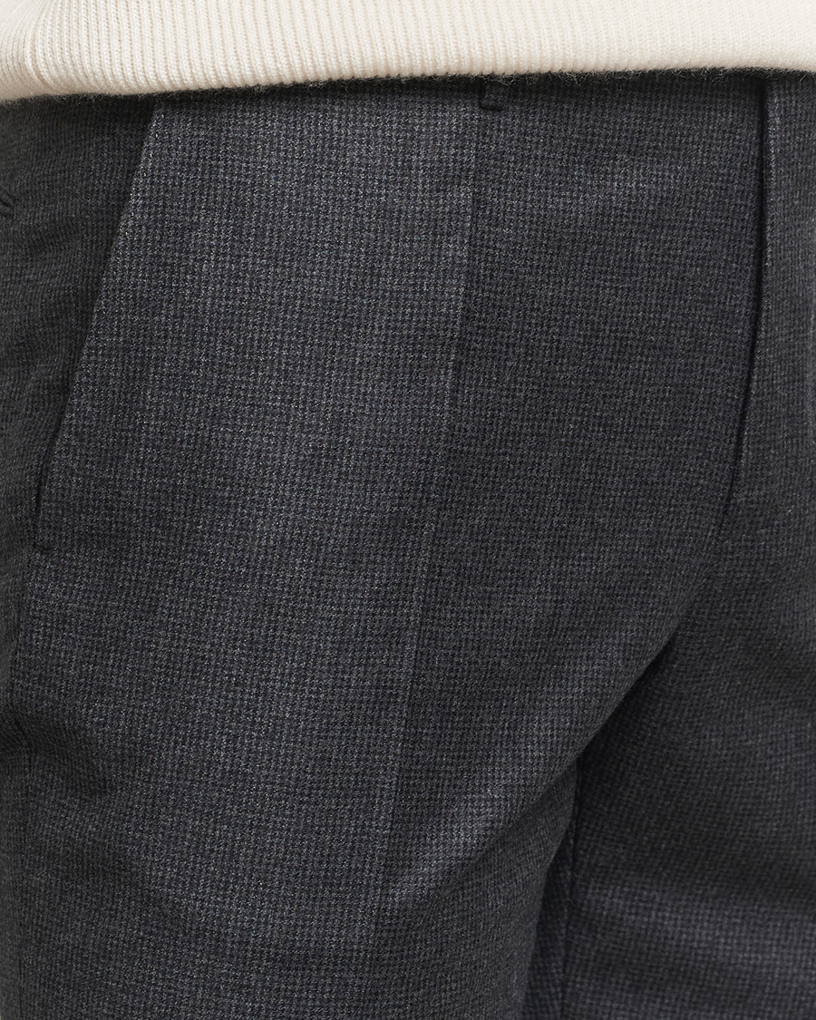 Hombres | Pantalones | Incotex | Slim Fit Houndstooth Flannel Trousers Light Grey
