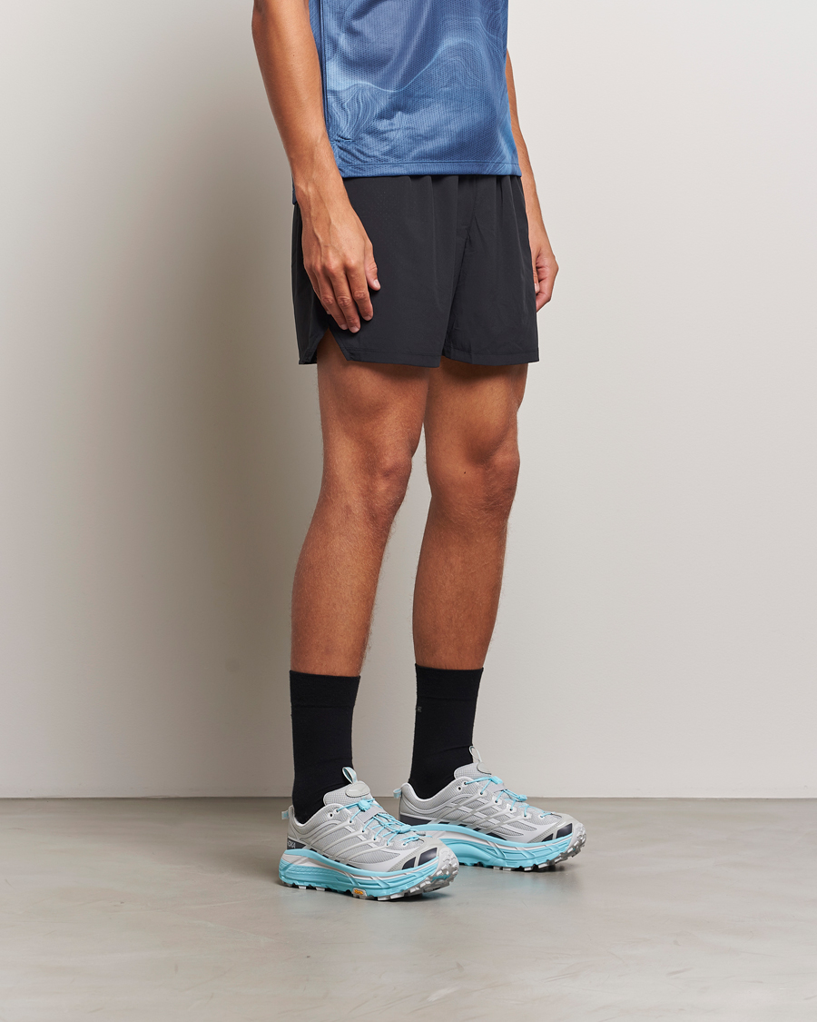 Hombres | Hoka Mafate Three2 Stardust/Cloudless | Hoka | Mafate Three2 Stardust/Cloudless