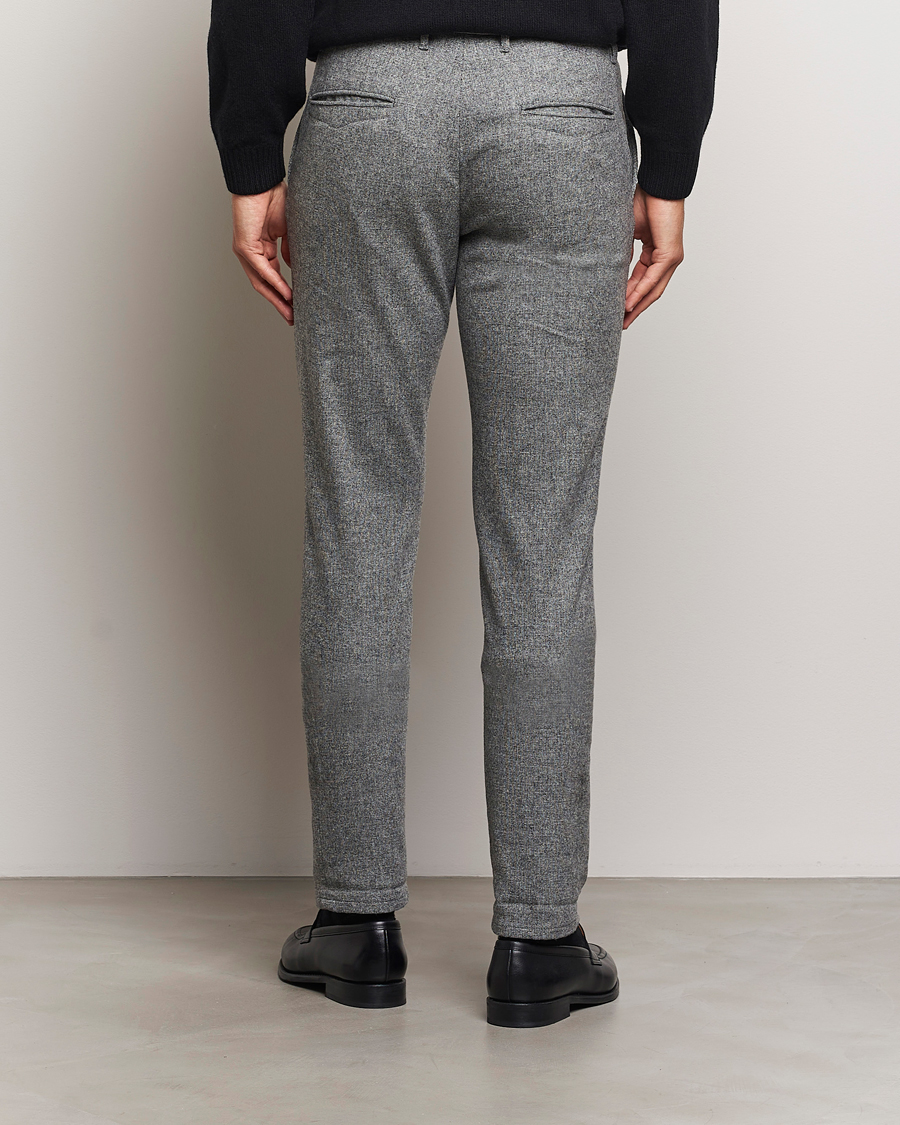 Hombres | Pantalones | Incotex | Slim Fit Washed Wool Stretch Slacks Light Grey