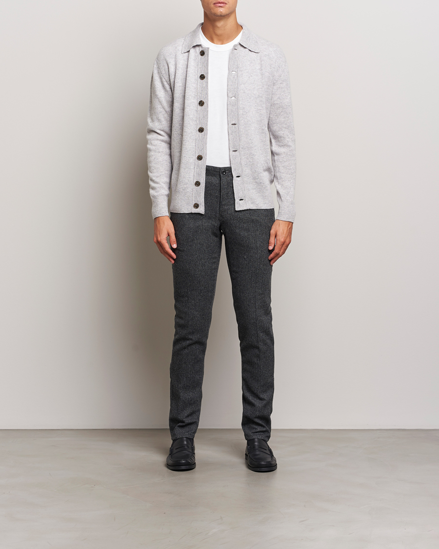 Hombres | Pantalones | Incotex | Slim Fit Washed Wool Stretch Slacks Dark Grey