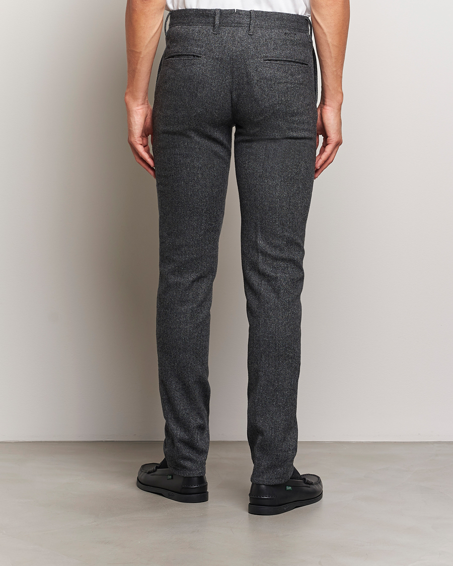 Hombres | Pantalones | Incotex | Slim Fit Washed Wool Stretch Slacks Dark Grey