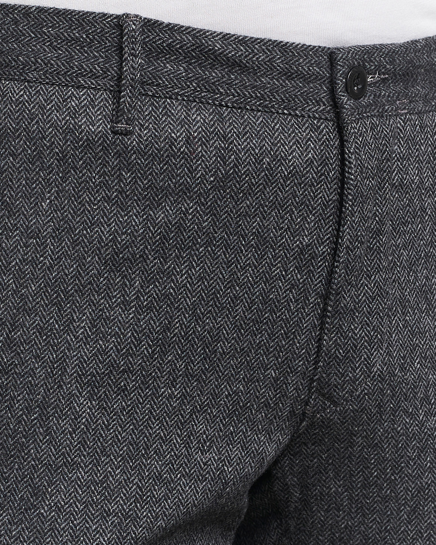 Hombres | Pantalones | Incotex | Slim Fit Washed Wool Stretch Slacks Dark Grey