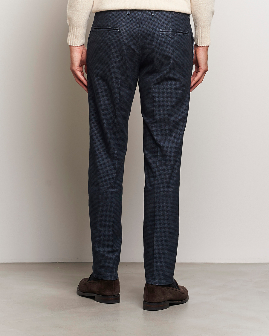 Hombres | Pantalones | Incotex | Slim Fit Houndstooth Stretch Slacks Navy
