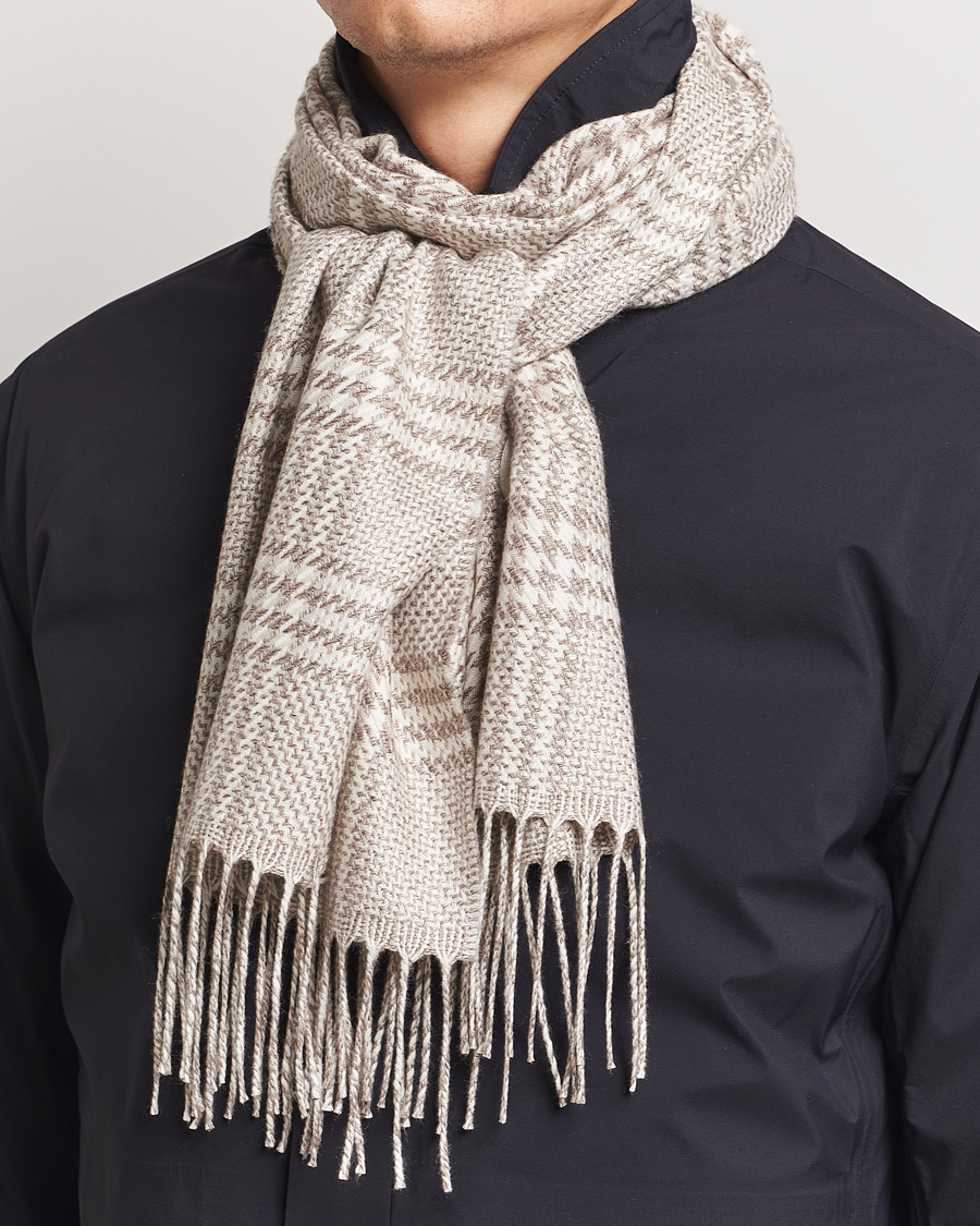Hombres | Piacenza Cashmere Cashmere/Silk Houndstooth Scarf Light Beige | Piacenza Cashmere | Cashmere/Silk Houndstooth Scarf Light Beige
