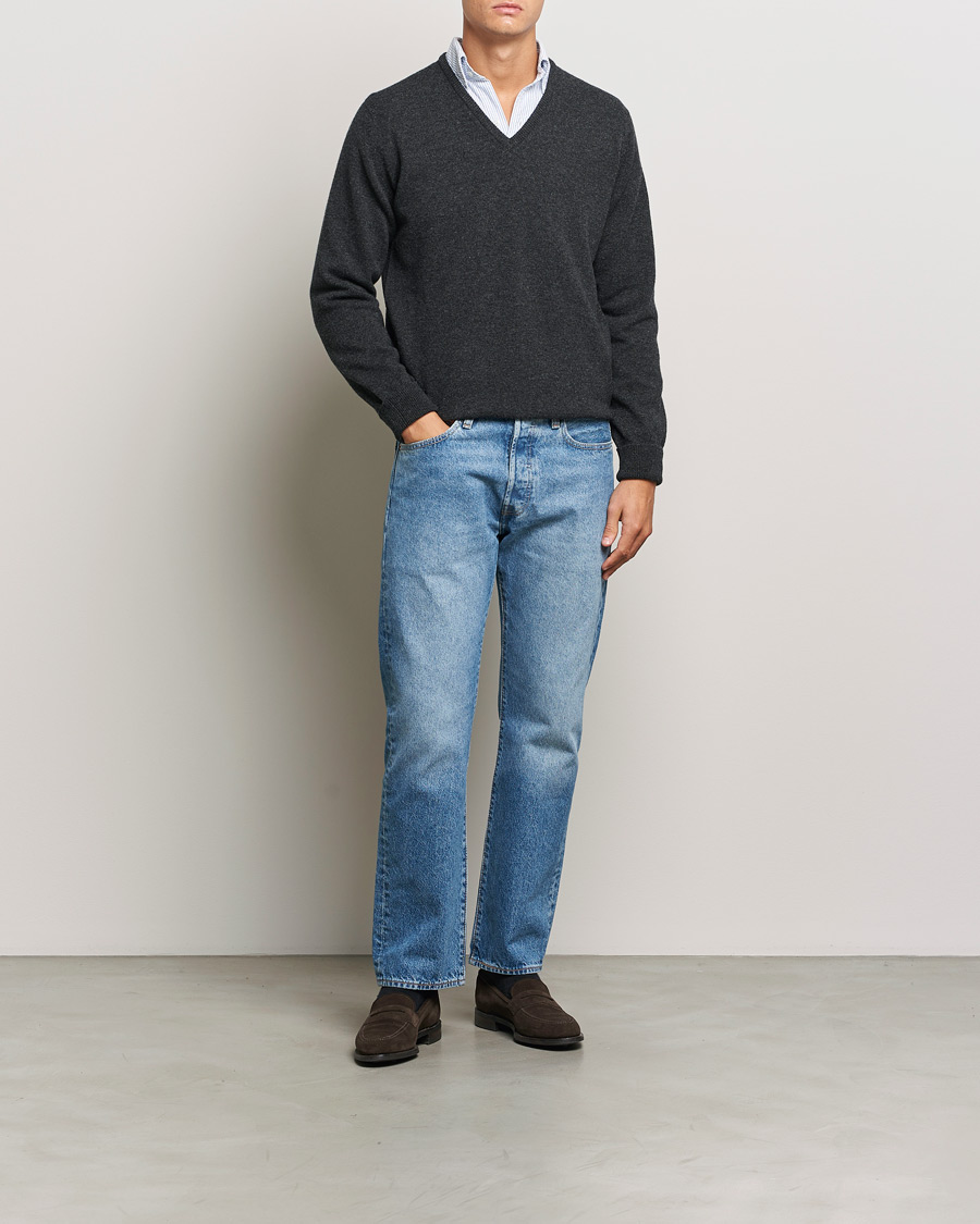 Hombres | Jerséis y prendas de punto | William Lockie | Rob Lambswool V-Neck Charcoal