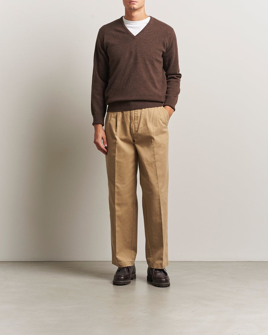 Hombres | Jerséis y prendas de punto | William Lockie | Rob Lambswool V-Neck Mocha