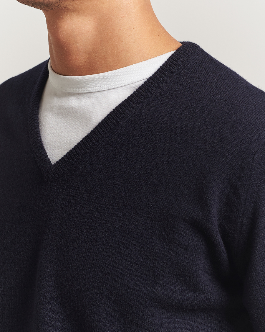 Hombres | Jerséis y prendas de punto | William Lockie | Rob Lambswool V-Neck Navy