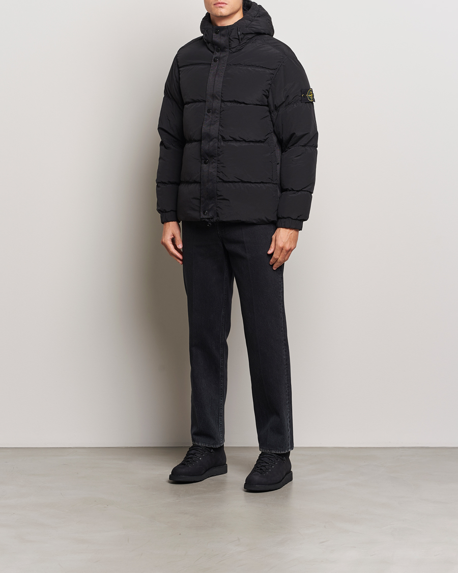 Stone Island Nylon Metal Down Jacket Black en CareOfCarl.es