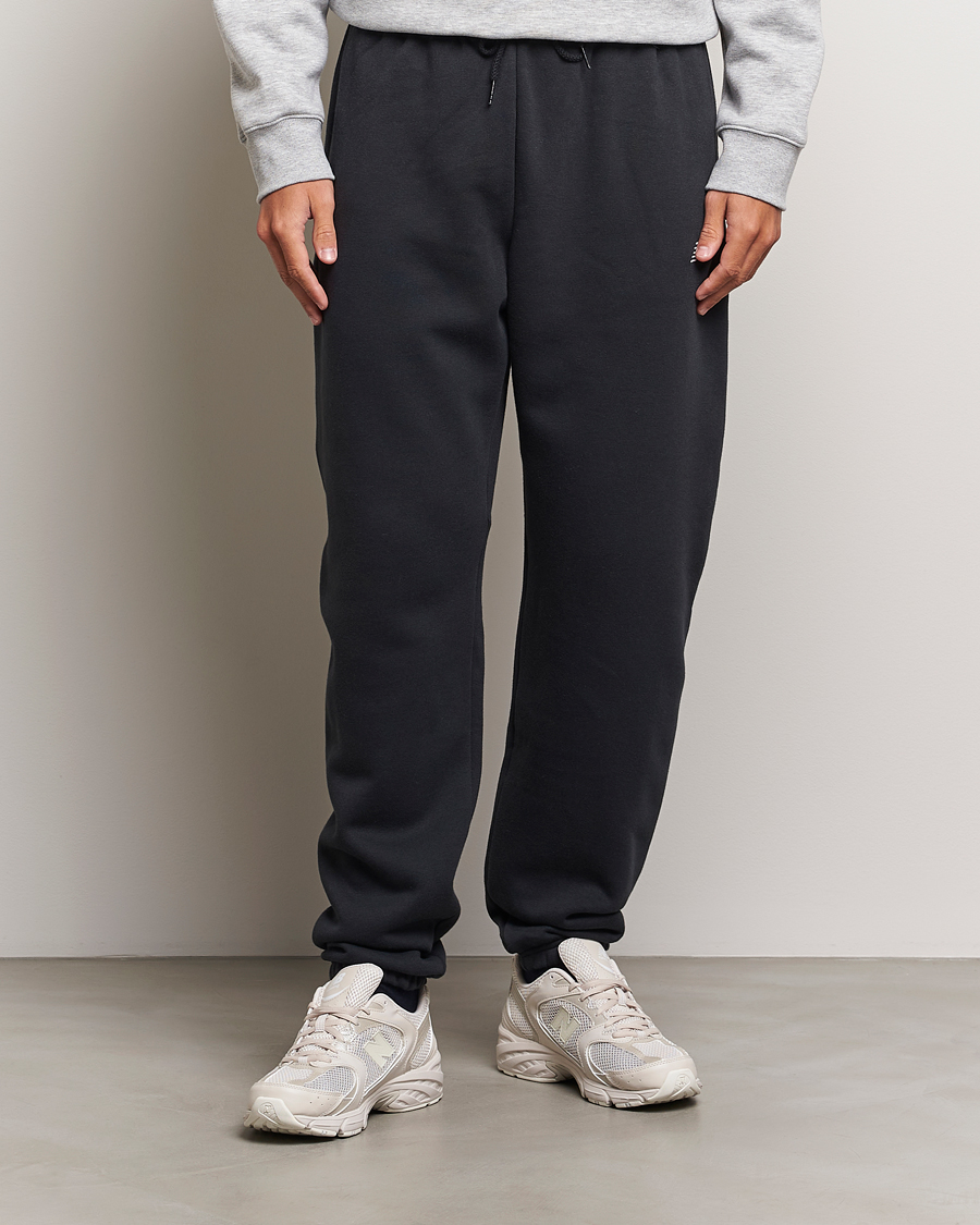 Hombres | Pantalones | New Balance | Essentials Fleece Sweatpants Black