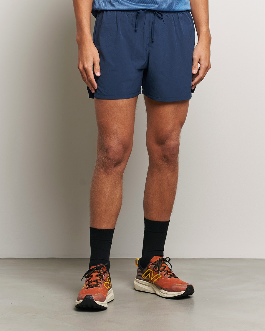 Hombres | Pantalones cortos | New Balance Running | Athletics 5 Run Shorts Navy