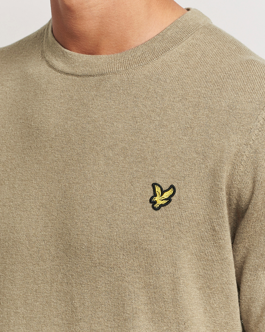 Hombres | Jerséis y prendas de punto | Lyle & Scott | Cotton/Merino Crew Neck Jumper Sage Uniform