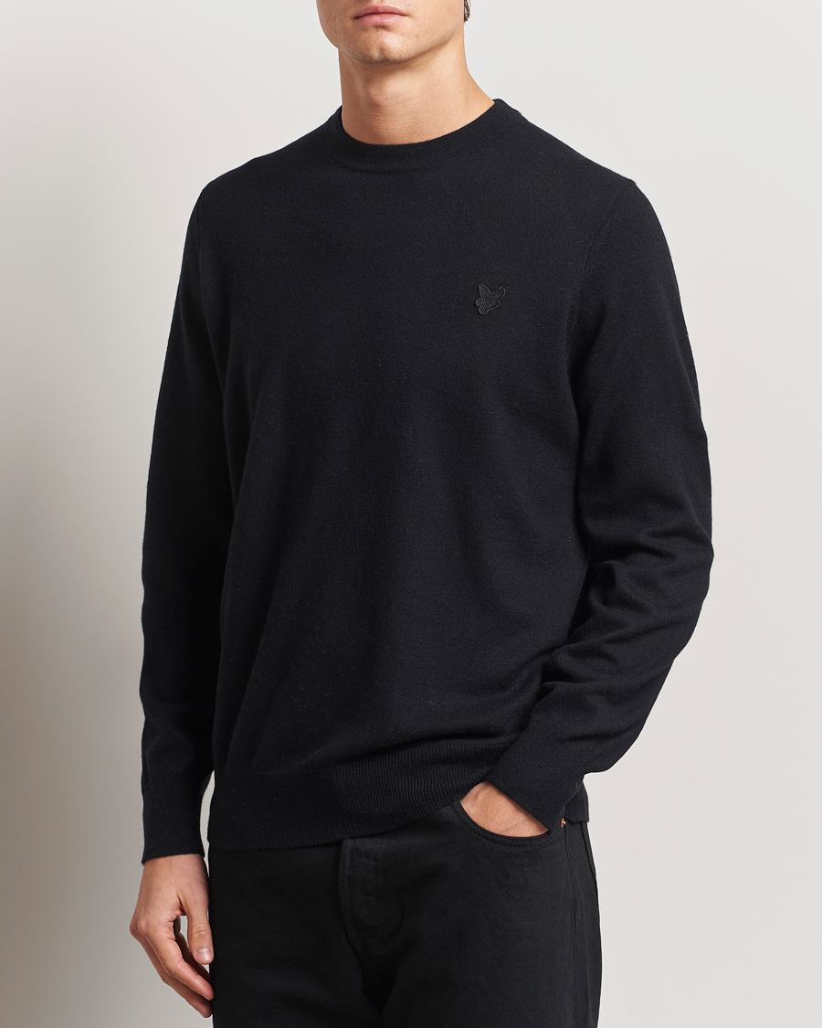 Hombres | Jerséis y prendas de punto | Lyle & Scott | Tonal Eagle Lambswool Crew Neck Jet Black