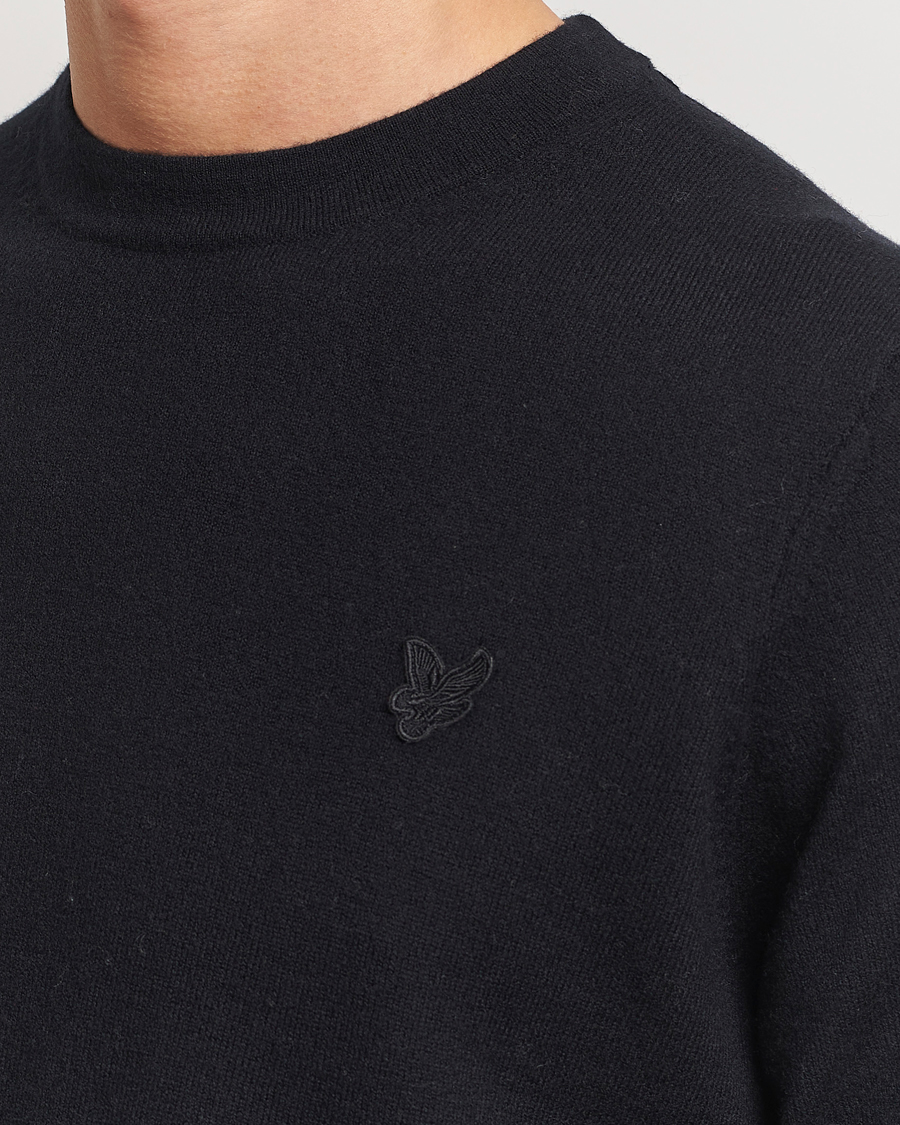 Hombres | Jerséis y prendas de punto | Lyle & Scott | Tonal Eagle Lambswool Crew Neck Jet Black