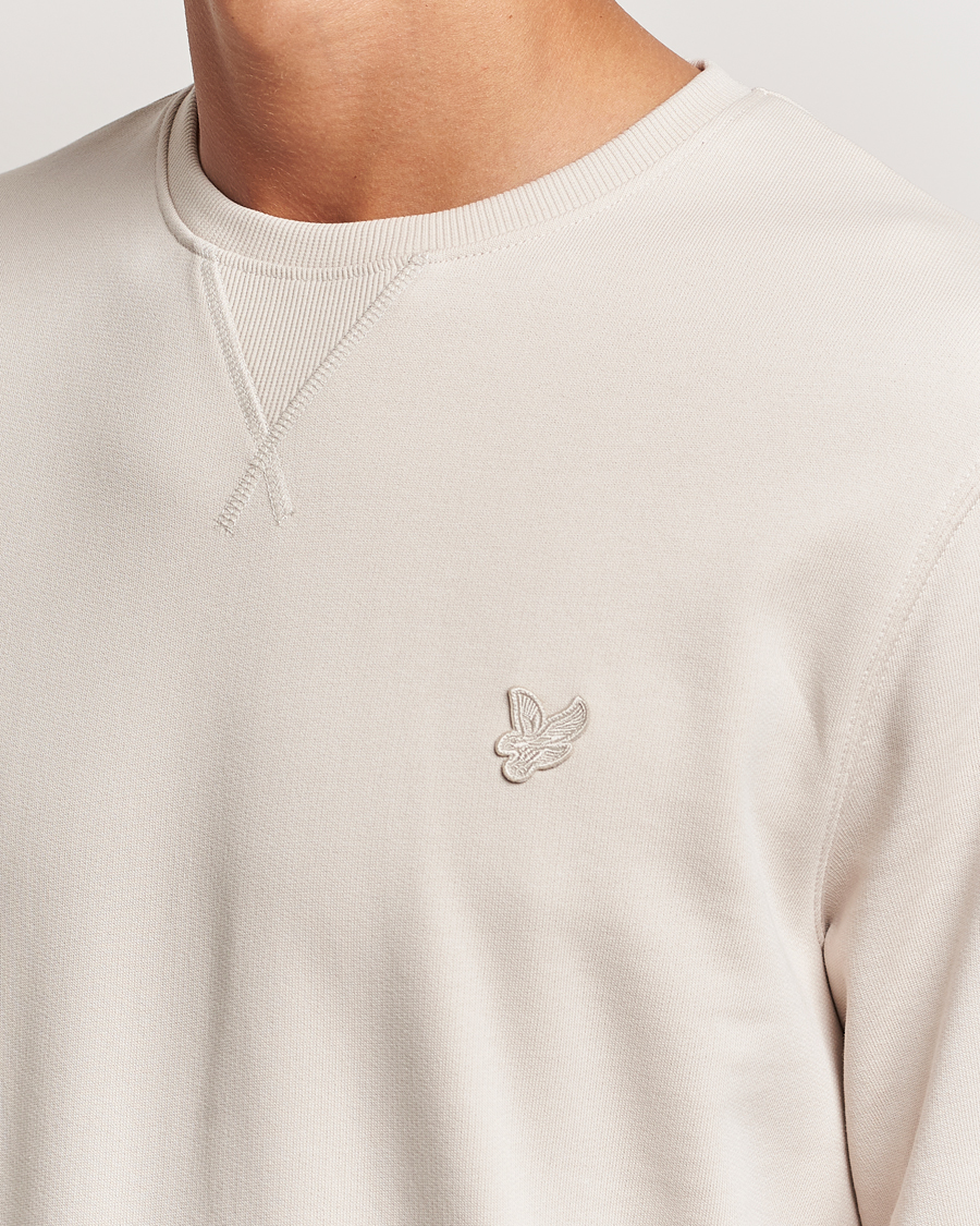 Hombres | Jerséis y prendas de punto | Lyle & Scott | Tonal Eagle Crew Neck Sweatshirt Cove