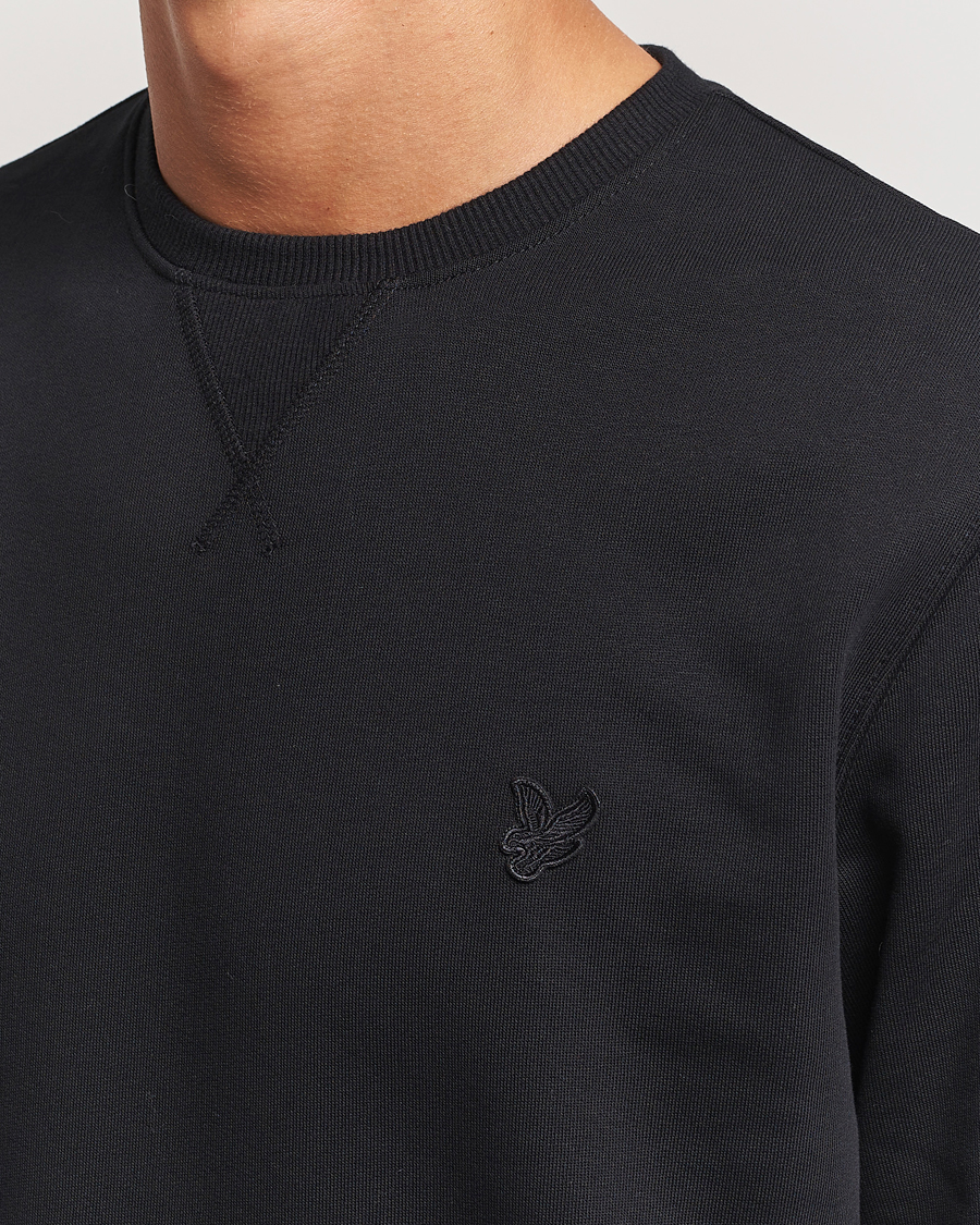 Hombres | Jerséis y prendas de punto | Lyle & Scott | Tonal Eagle Crew Neck Sweatshirt Jet Black