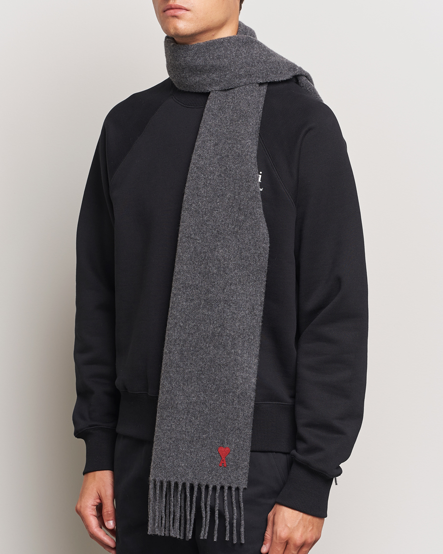 Hombres | AMI Heart Logo Scarf Dark Grey | AMI | Heart Logo Scarf Dark Grey