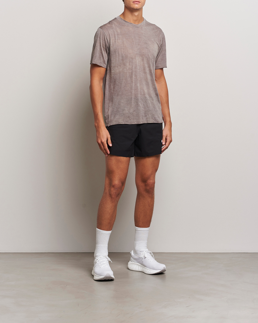 Hombres | Pantalones cortos | Satisfy | PeaceShell 5 Inch Shorts Black