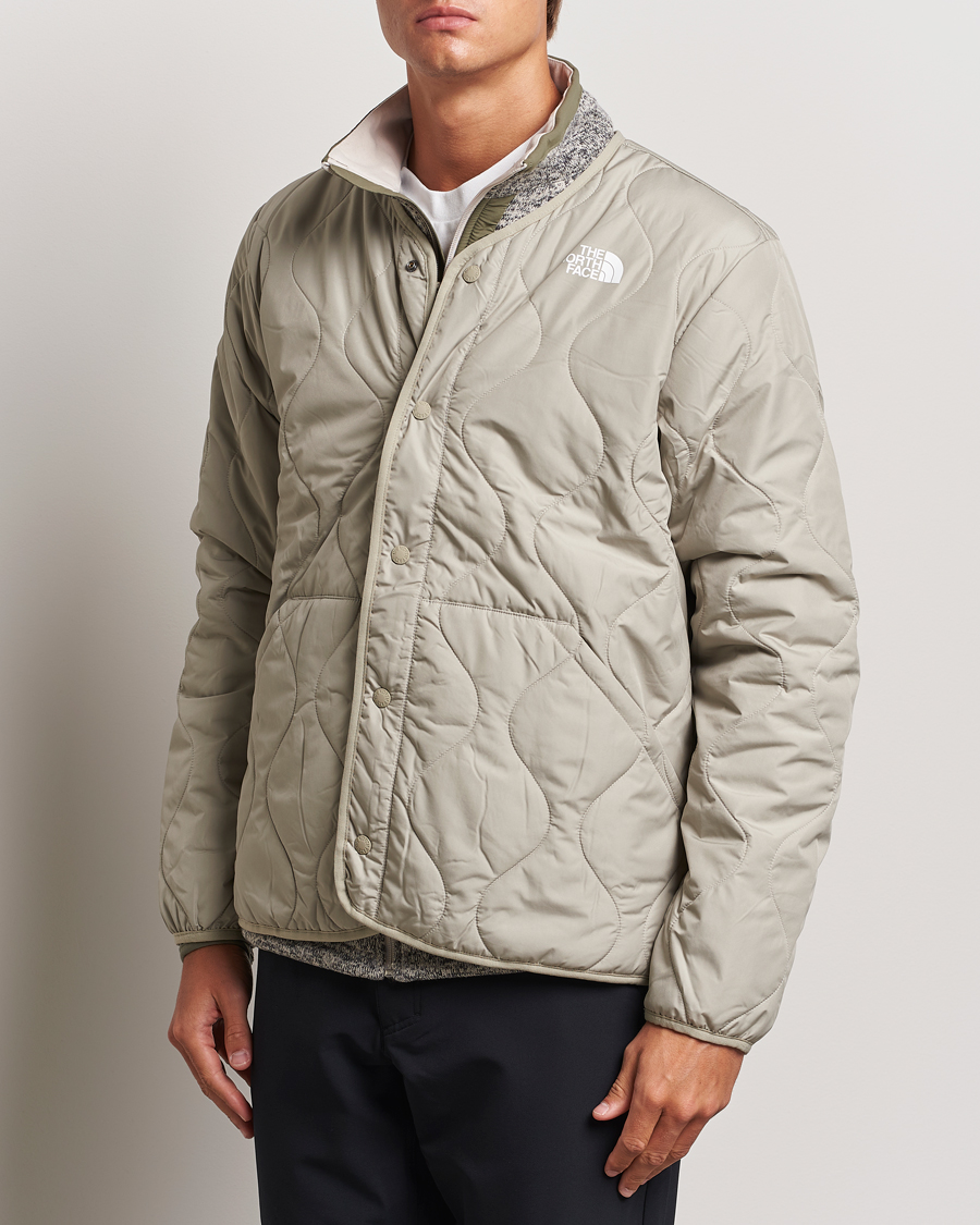 Hombres | Abrigos y chaquetas | The North Face | Ampato Quilted Liner Grey