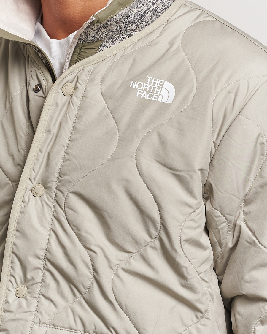 Hombres | Abrigos y chaquetas | The North Face | Ampato Quilted Liner Grey