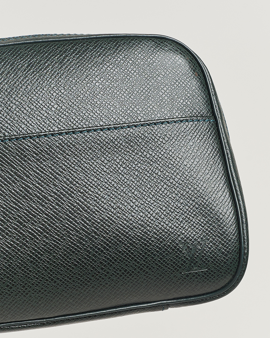 Hombres | Louis Vuitton Pre-Owned Pochette Accessoir Washbag Green | Louis Vuitton Pre-Owned | Pochette Accessoir Washbag Green