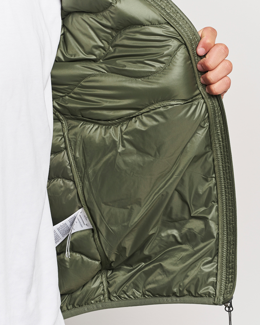 Hombres | Abrigos y chaquetas | Peak Performance | Helium Down Hooded Jacket Pine Needle